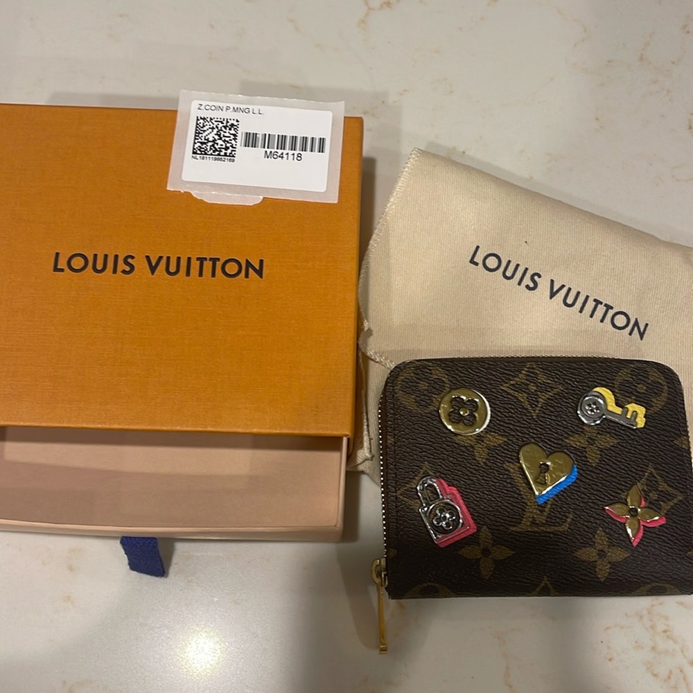 Louis Vuitton Zippy Wallet